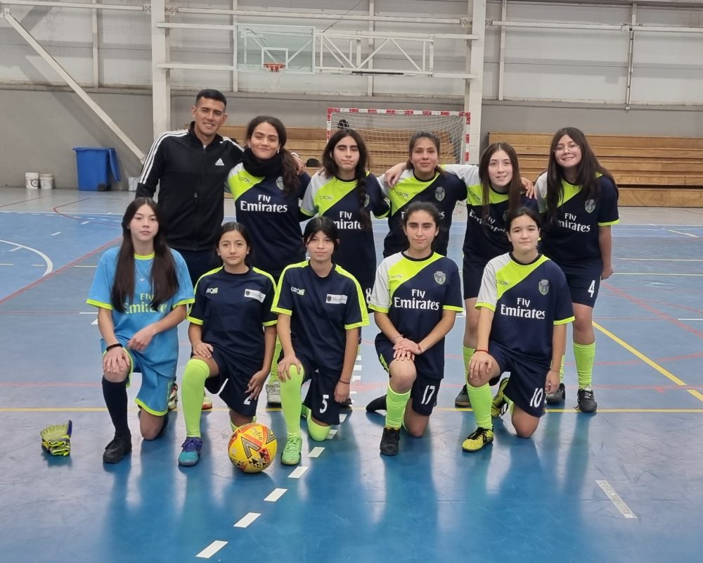 Campeonas comunales del Futsal Damas Sub 14 en los Juegos Deportivos Escolares