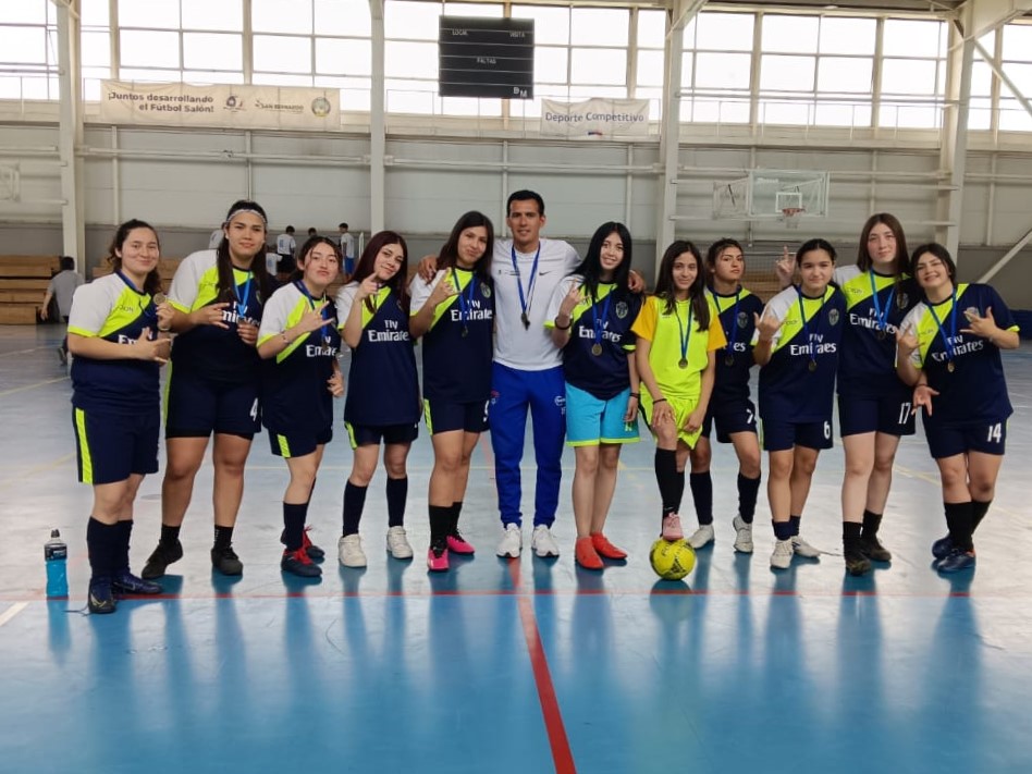 ¡Campeonas Comunales del Futsal Damas Sub 17!