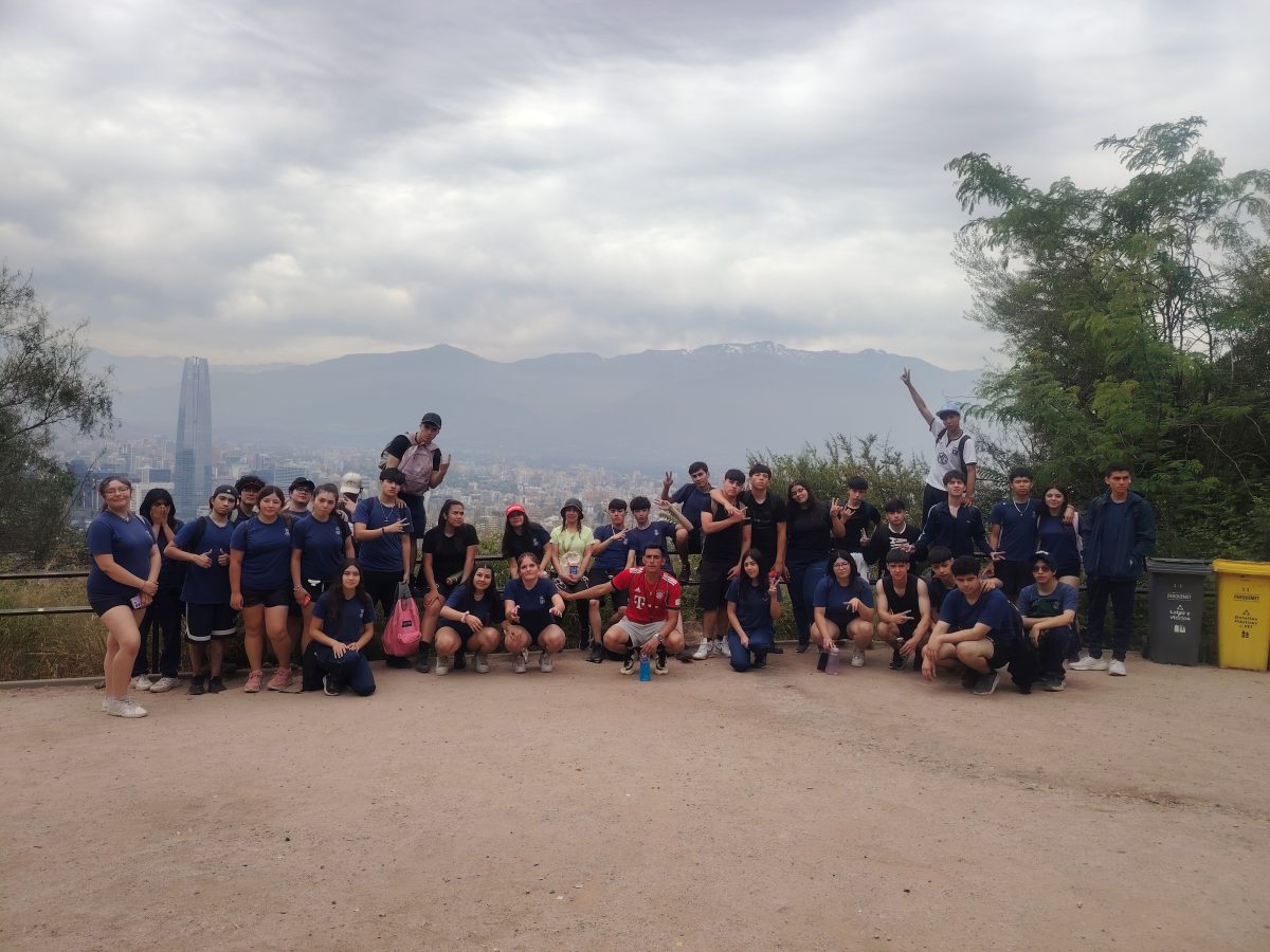 Los/as estudiantes del electivo de III Medio salieron al Cerro San Cristóbal