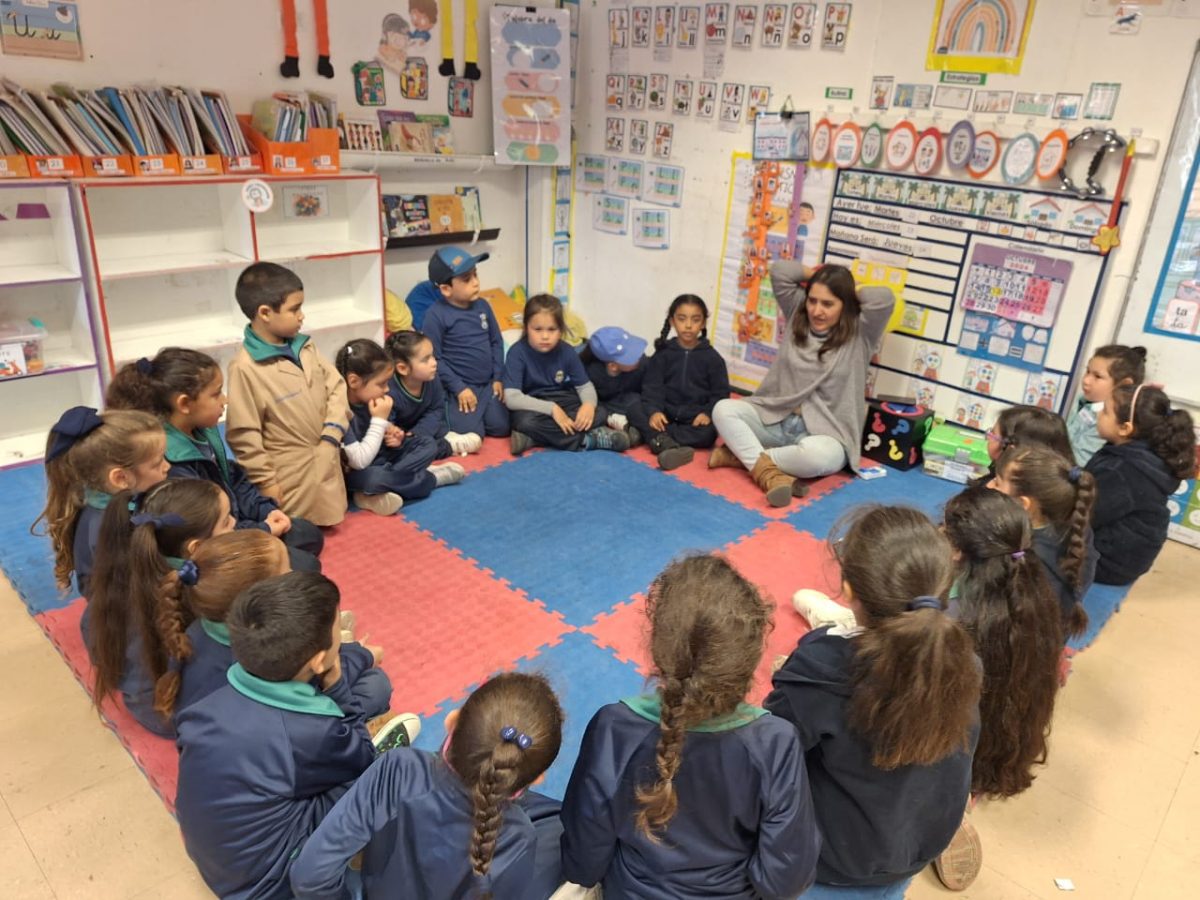 Primera Actividad de Transición Educativa: Visita de Profesoras de Primero Básico a las Salas de Kínder