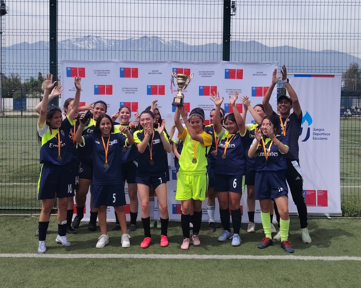 ¡Nuestra selección femenina Sub 18 se consagra como campeona provincial de fútbol!