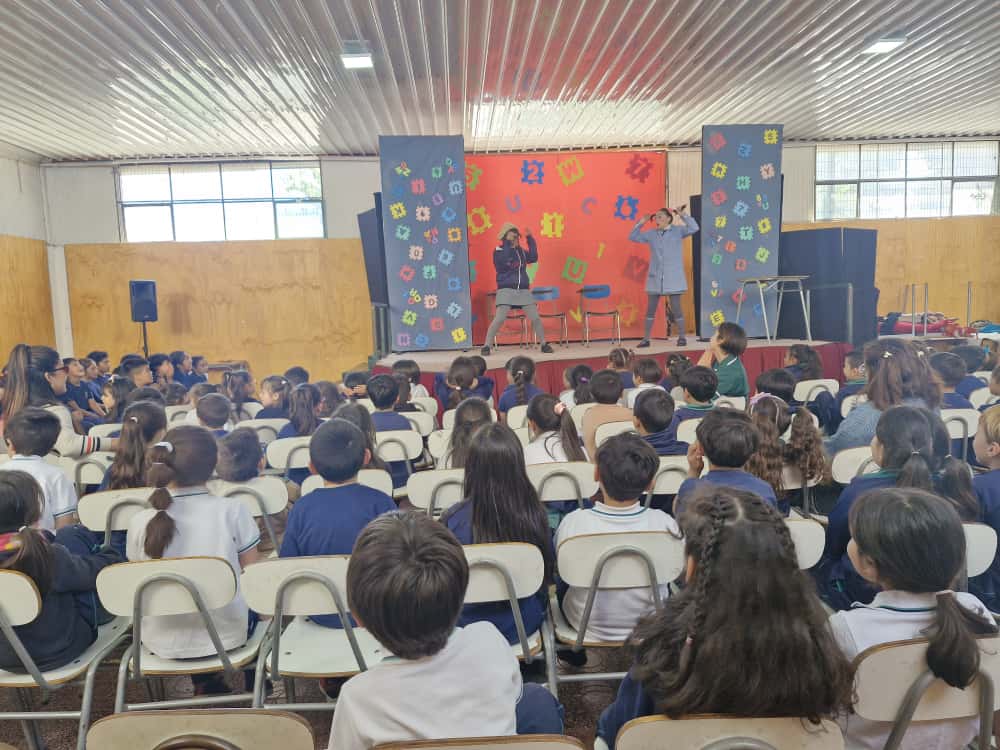 CICLO INICIAL: Obra de Teatro “Seamos Amigos”