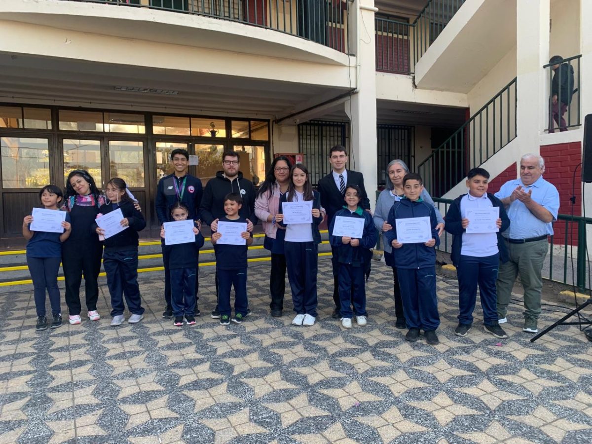 ACTO CÍVICO DESTACA LA EMPATÍA Y LA ASISTENCIA EN NUESTRA COMUNIDAD EDUCATIVA