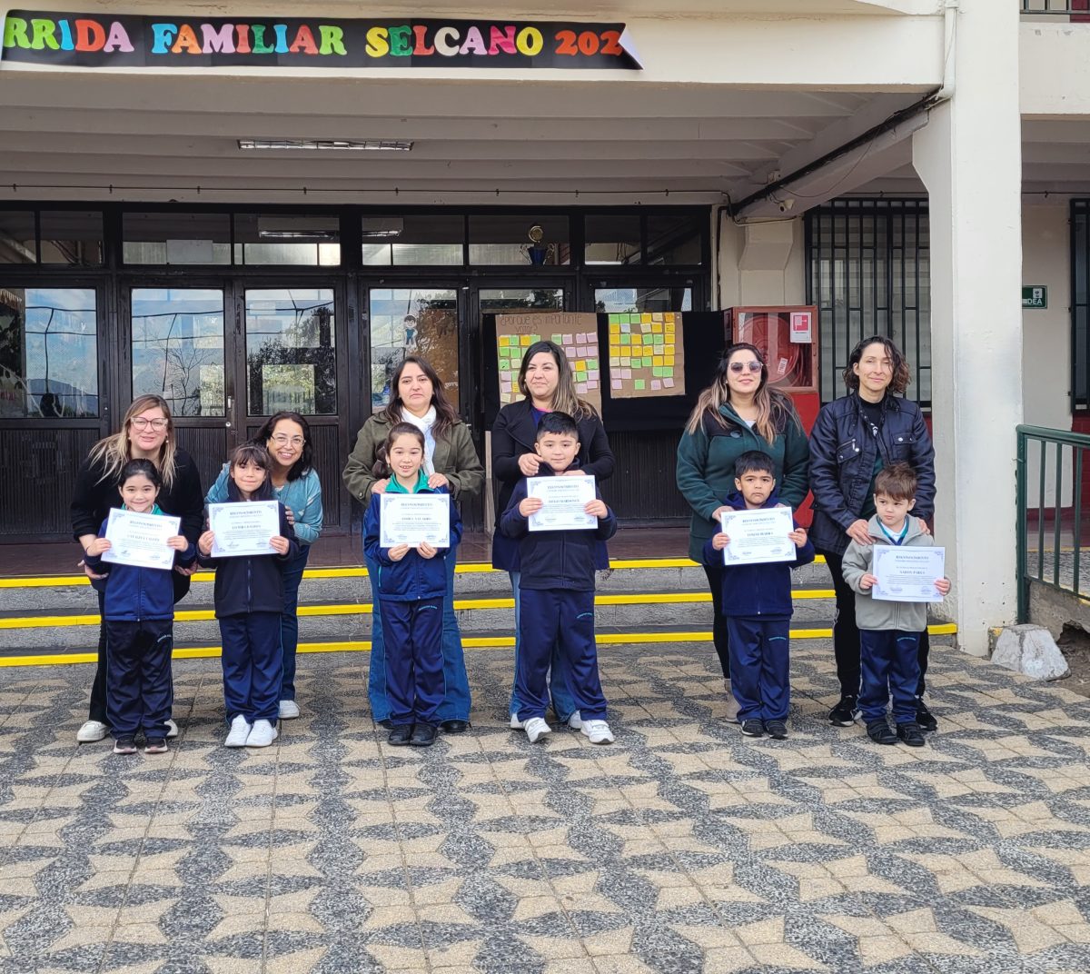 Orgullo y Compromiso: Colegio reconoce el Respeto y la Asistencia del mes de Abril