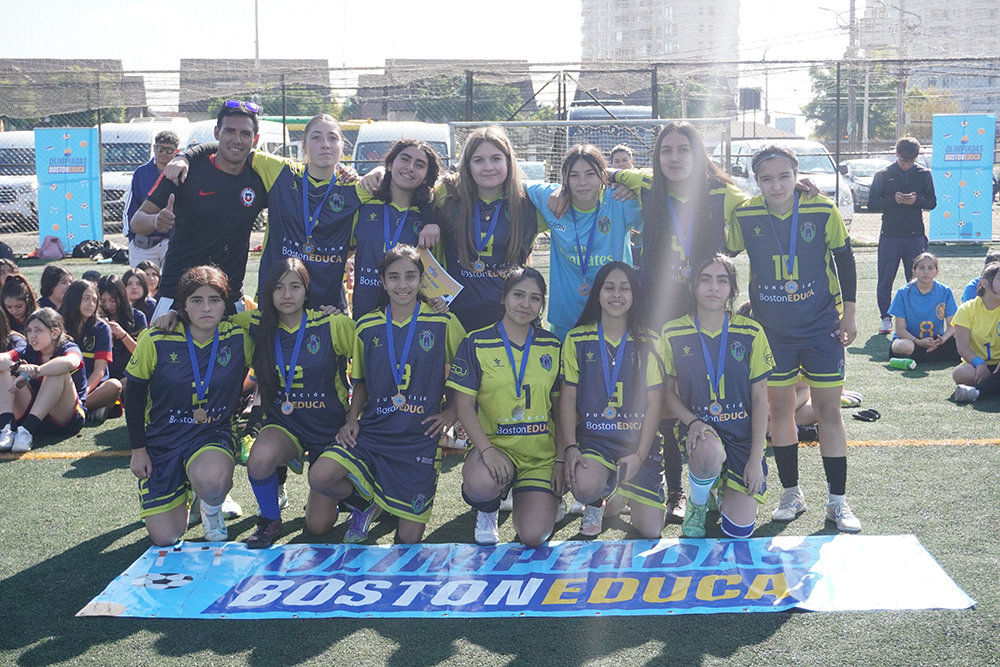 Tercer lugar en el Futbolito Intermedia Damas de las Olimpiadas BostonEduca 2026