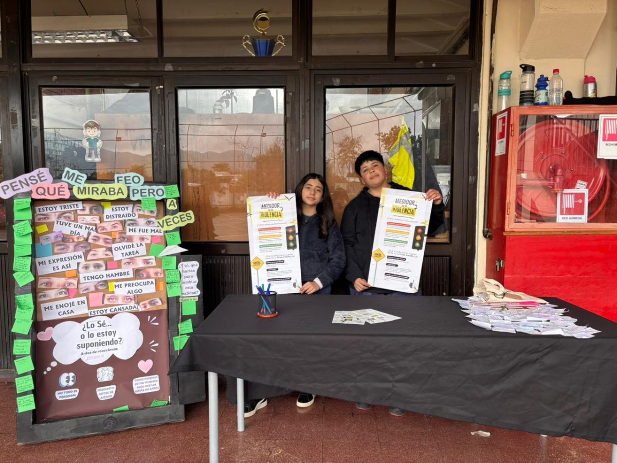Estudiantes líderes llevan al colegio la campaña “Contra Corriente” para promover una convivencia sin violencia